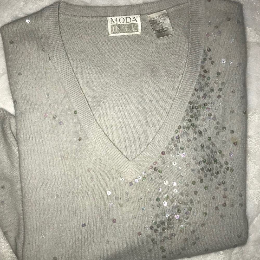 Holiday Sweater with sequin